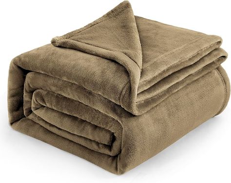 Bedsure Fleece Blanket King Size - Versatile Blanket for Bed Fluffy Soft Extra Large Throw, Camel, 270x230cm : Amazon.co.uk: Home & Kitchen Taupe Bedding, Luxe Bed, Cozy Luxury, Brown Bed, Queen Blanket, Cozy Accessories, Lightweight Blanket, Blanket Soft, Luxury Blanket