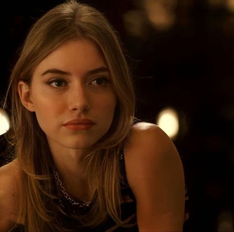 Imogen Poots Icons, Brunette Actresses, Female Faceclaims, Imogen Poots, Blonde Actresses, Girl Actors, Pale Blonde, Naomi Watts, Young Actresses