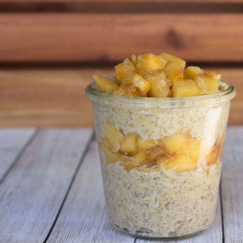 Overnight_oats Peaches And Cream Overnight Oats, Peach Overnight Oats, Oats Milk, Overnight Oats With Yogurt, Holiday Lunch, Food Change, Overnight Oatmeal Recipes, Oat Recipes Healthy, Peaches And Cream