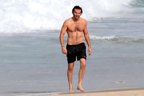 Bradley Cooper Shirtless, Bradley Cooper Hot, Indian Bodybuilder, Hottest Male Celebrities, Bradley Cooper, Bodybuilding Motivation, Shirtless Men, Celebrities Male, Bodybuilding