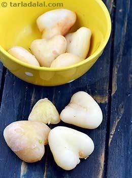 Fresh Water Chestnut Glossary |Health Benefits, Nutritional Information + Recipes with Fresh Water Chestnut | Tarladalal.com Water Chestnuts Benefits, Chestnut Recipes, Floating Leaves, Foodie Pics, Dumpling Filling, Water Chestnut, Indian Foods, Water Chestnuts, Vegetarian Indian