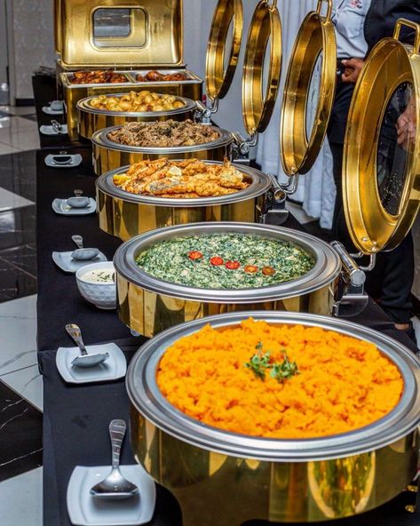 Assiette Design, Wedding Buffet Food, Decoration Buffet, Food Set Up, Catering Food Displays, Lunch Catering, Catering Buffet, Party Food Buffet, Catering Ideas Food