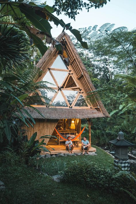 15 Unique Airbnb Rentals—Cheap, Unique ... Modern Eco Friendly Home, Eco House Design, Bamboo House Design, Jungle House, Jungle Forest, Bamboo Structure, Bamboo Architecture, Bamboo House, Magnolia Market