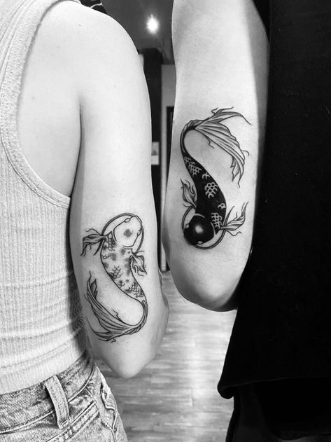 Koi Fish Tattoo Forearm, Coy Fish Tattoos, Tattoo Fish, Partner Tattoos, Maching Tattoos, Yang Tattoo, Couple Tattoos Unique, Yin Yang Tattoos, Couples Tattoo Designs