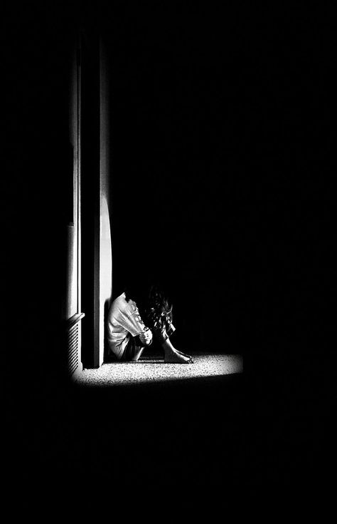 طابع بريدي, Alone Photography, Vampire Knight, Foto Art, Dark Photography, Black N White, 인물 사진, Pics Art, Light And Shadow