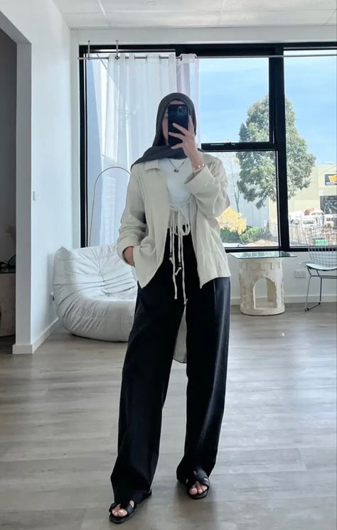 Hijabi Spring Outfits, Modest Non Hijabi Outfits, Modest Hijabi University Outfits, Comfy Hijabi Fits, Hijabi Summer Aesthetic, Modest Fits Aesthetic Hijabi, Modest Outfits Muslim, Flight Outfit, Stylish Outfits Casual