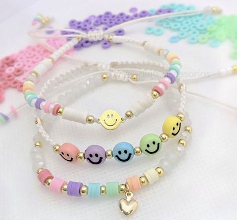 قلادات متدلية, Bracelets For Girls, Clay Bead Necklace, Bracelet Styles, Homemade Bracelets, Preppy Jewelry, Trendy Bracelets, Common Thread, Beaded Necklace Diy