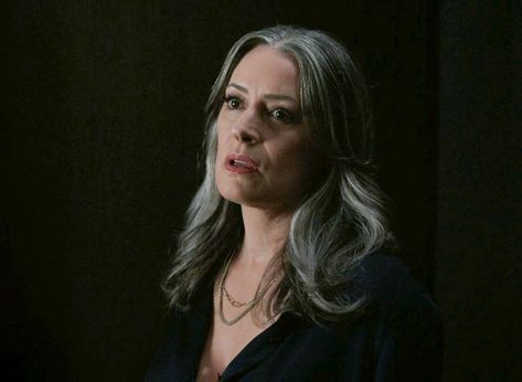 Emily Prentiss Season 16, Emily Prentiss Grey Hair, Paget Brewster Grey Hair, Emily Prentiss, Drunk History, Paget Brewster, Aaron Hotchner, Crimal Minds, Fbi Agent