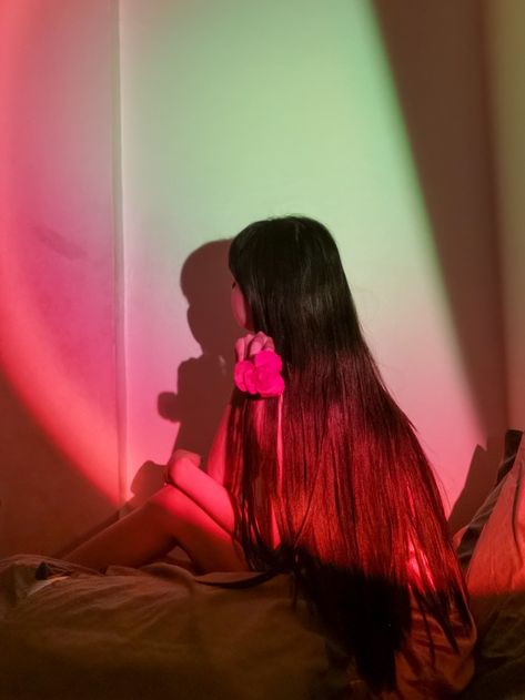 Diy Photoshoot, Sunset Lamp, Lamp Diy, Diy Lamp, Long Hair Styles, Hair Styles, Hair, Beauty