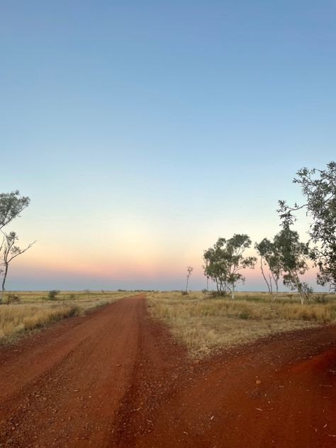 Sunset western Australia Australia Aesthetic Outback, Australian Outback Aesthetic, Outback Sunset, Outback Landscape, Aussie Outback, Australia Outback, Farm Aesthetic, Central Australia, Gibb River Road