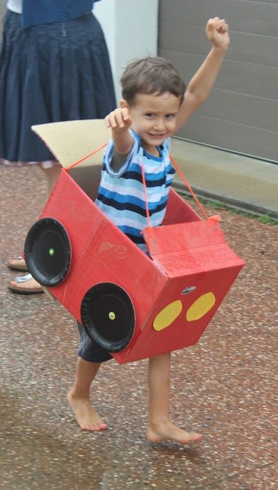 Kids Birthday Crafts, Get Together, Cardboard Box Car, Cardboard Car, Transportation Crafts, Skirt Diy, Cardboard Box Crafts, Car Craft, Kid Craft