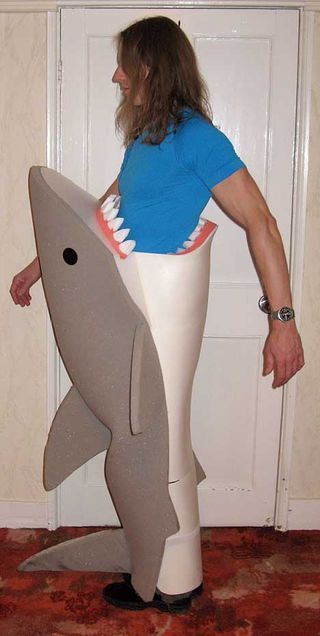 Man-Eating Shark Costume - DIY Shark Halloween Costume, Shark Halloween, Shark Costume, Man Eating, Shark Costumes, Diy Kostüm, Unique Halloween Costumes, Easy Costumes, Costume Diy