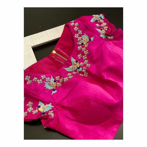 Stylish Blouse Design Backless, High Neck Blouse Designs Maggam Work, Blouse Designs For Wedding, Maggam Designs, Blouses Work, Blouse Works, Blouse Designs High Neck, Best Blouse Designs, New Saree Blouse Designs