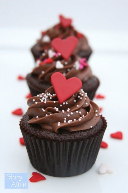 {Recipe} Perfectly Chocolate Cupcakes - Glorious Treats Ration Recipes, Cheese Cupcake, Rose Cupcake, Decorating Frosting, Valentine Day Cupcakes, Cupcake Recipes Chocolate, Rose Cupcakes, Valentines Cupcakes, Salty Cake