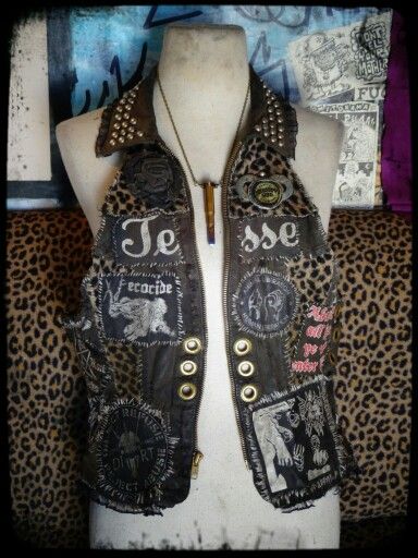 Womens crust punk vest Outfit For Ladies, Punk Vest, Cowboy Vest, Punk Fashion Diy, Patch Pants, Crust Punk, Battle Jacket, Diy Jacket, Vest Style