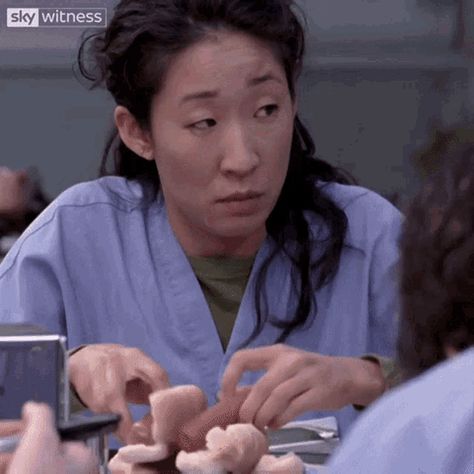 Cuddling Gif, Eating Gif, Christina Yang, Greys Anatomy Funny, Dog Animation, Greys Anatomy Characters, Cristina Yang, Shonda Rhimes, Sandra Oh