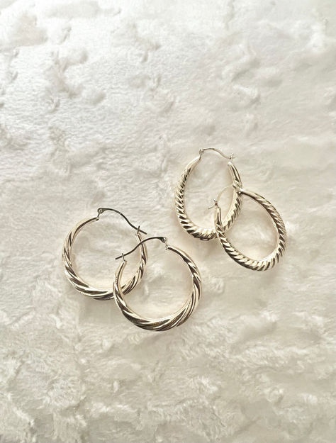 10k Real Gold Twisted Hoop Earrings - Round Wave Gold Twist Hoop Earrings - 10k Oval Twisted Hoop Earrings - Lightweight 1.00" Inch Hoops
ZoeyReedDesigns Real Gold Hoop Earrings, Twist Hoop Earrings, Handmade Hoop Earrings, Twisted Hoop Earrings, Earrings Circle, Gold Waves, Earrings Round, Solid Gold Earrings, Lightweight Earrings