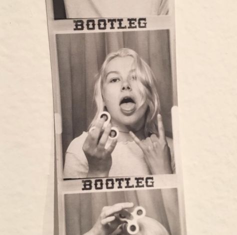 Phoebe Bridgers Pfp, Pheobe Bridger, Phoebe Bridgers Concert, Phoebe Bridgers Aesthetic, Phoebe Bridgers Lyrics, Vintage Photobooth, Phoebe Bridgers, Aesthetic Vintage, Vintage Aesthetic