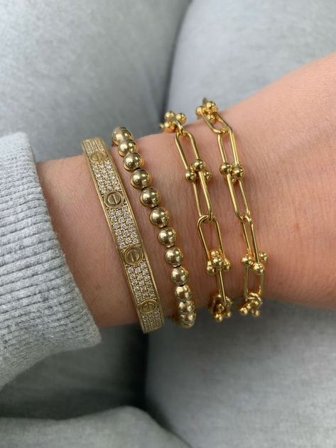 Temple Jewelery, Gold Beaded Bracelets, Jewelry Questions, Yellow Bracelet, Expensive Jewelry Luxury, Gold Bead Bracelets, White Bracelets, Gold Bracelets, Crystal Beads Bracelet