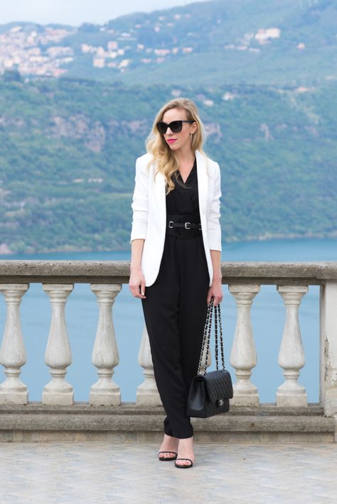 black jumpsuit with white blazer, black and white outfit with Chanel Jumbo black caviar bag, how to wear a blazer over jumpsuit Black Jumpsuit Outfit Formal, Black Jumpsuit Outfit Night, Trip Outfit Summer, Dinner Outfit Classy, White Blazer Outfits, Black Jumpsuit Outfit, Sandals Chanel, Jumpsuit Design, Evening Fashion