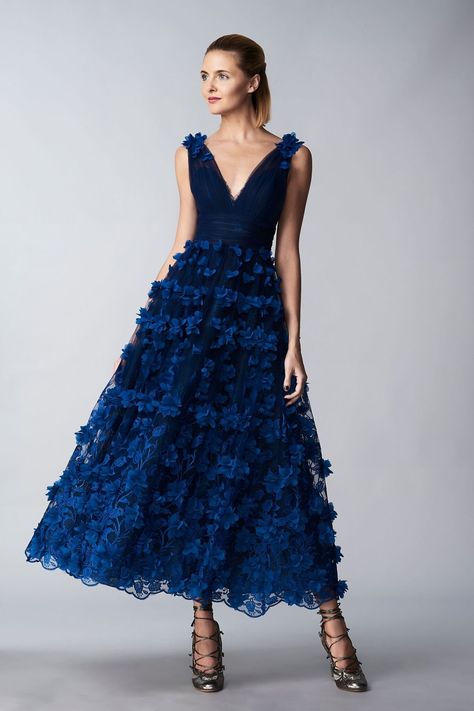 Blues Palette, Runway Clothing, Winter Wedding Fashion, Weave Dress, Full Blue, Wedding Fashion, Couture Gowns, Marchesa, Beautiful Gowns