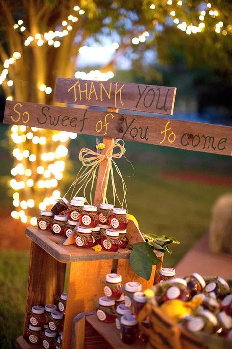 19 Charming Backyard Wedding Ideas For Low-Key Couples | HuffPost Life Outdoor Wedding Favors, Favor Display, Twilight Wedding, Honey Favors, Creative Wedding Favors, Wedding Backyard Reception, Bbq Wedding, Wedding Favors Cheap, Rustic Wedding Favors