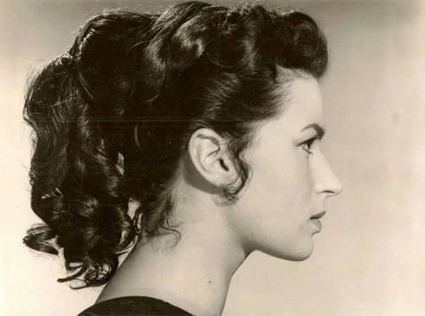 Perfect Nose, Italian Actress, Vintage Icons, French Actress, Sophia Loren, Beauty Icons, Vintage Hollywood, Boyfriend Girlfriend, Old Hollywood