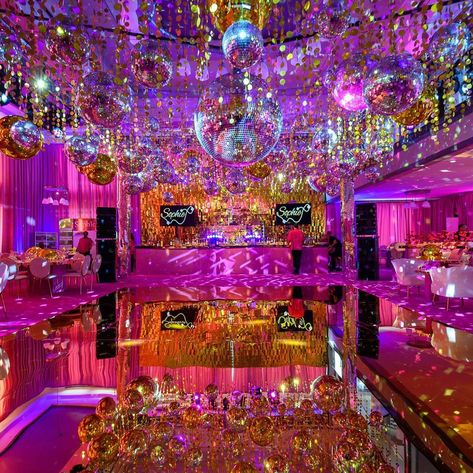 @normacohenproductions shared a photo on Instagram: “We transformed this synagogue into a fabulous, pink night club to celebrate Sophie‼️ Event Planning + Design - #NormaCohen Floral & Décor…” • Aug 20, 2021 at 1:24pm UTC Pink Night Club, Bar Mitzvah Themes, 70s Party Theme, 25th Birthday Parties, Star Birthday Party, Nightclub Design, Birthday Dinner Party, High School Graduation Party, Event Planning Design