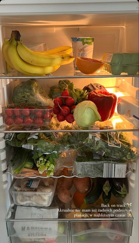 Full Refrigerator Food, Food In Fridge, Vegan Fridge, Fridge Full Of Food, Huge Fridge, Healthy Grocery Shopping, Healthy Fridge, Healthy Menu, Healthy Groceries