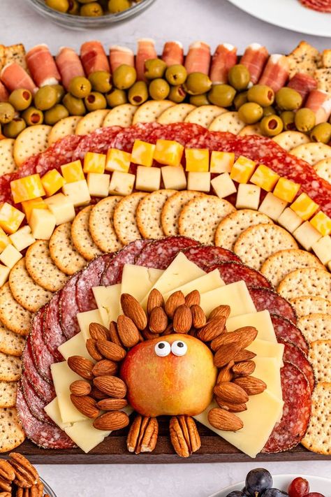 10 Minute Thanksgiving Snack Board Turkey Snack Board, Themed Charcuterie Board, Dessert Platters, Thanksgiving Charcuterie Board, Thanksgiving Charcuterie, Seasoned Crackers, Charcuterie Appetizers, Thanksgiving Snacks, Leftover Recipes