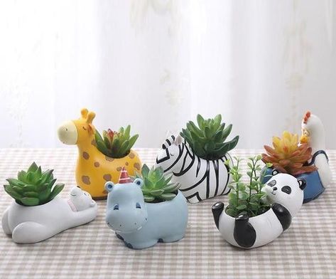 Succulent Planters, Animal Planters, Mini Succulents, Small Succulents, Ceramic Animals, Succulents Diy, Diy Clay Crafts, Animal Nursery, Succulent Pots