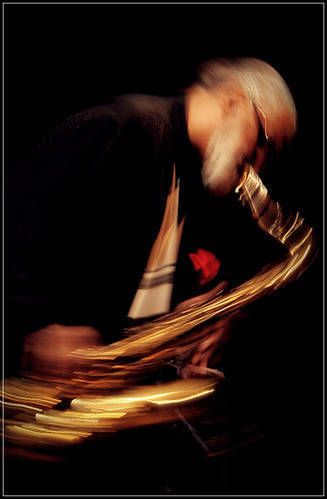 Photo of Jazz Saxophonist Sonny Rollins by Juan Carlos Hernandez | Art and Photography | Scoop.it Jazz Club Photography, Jazz Aesthetic Photography, Jazz Photography Poses, Jazz Band Photography, Saxophonist Photography, Jazz Singer Aesthetic, Jazz Photoshoot, Musical Photography, Saxophone Aesthetic