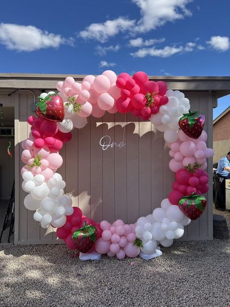 Balloon Artists | my berry first event 🙌🏽🍓 I love how it came out | Facebook Strawberry Baby, 1st Birthday Party Themes, Birthday Balloon Decorations, Facebook Event, 2nd Birthday Parties, Strawberry Shortcake, Bday Party, 1st Birthday Parties, Balloon Decorations