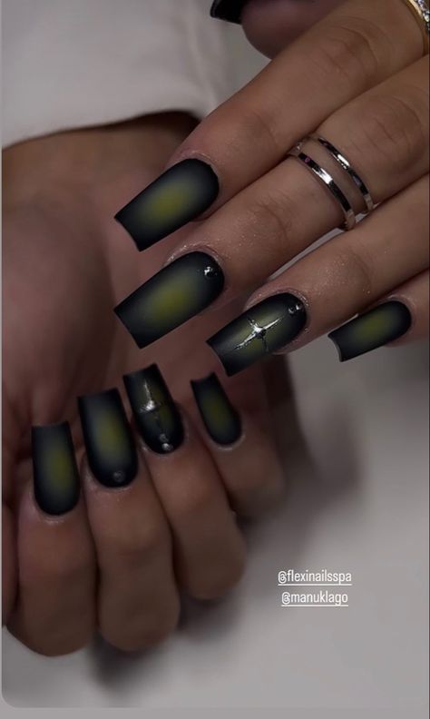 Black Nails Green Accent, Green And Black Square Nails, Black And Olive Green Nails, Dark Green Aura Nails, Green Black And White Nails, Dark Olive Green Nails, Green And Black Nails Acrylic, Fall Aura Nails, Black Aura Nails