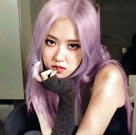 <3 Rose Hair Blackpink, Rosé Purple Hair, Rosa Blackpink, Rose Hair Color, Rose Pink Hair, Hair Icon, Rosie Posie, Park Rosé, Rose Icon