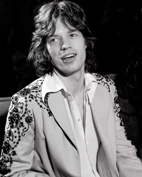 Mick Jagger Hot Rockstars 70s, Mick Jagger Hair, Mick Jagger Aesthetic, Harry Styles Mick Jagger, 60s Rockstar, Mick Jagger 70s, Young Mick Jagger, Young Hairstyles, Mick Jagger Style