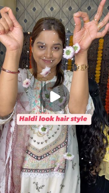 Shikha Rathore on Instagram: "Quick n easy ……..
Beautiful hair styling for your special day 
Like , engagement, haldi , sangeet 😍🥰

#hairstyle #sangeethairstyle #themakeupmantrabsp #hairstylehacks #hairhacks #makeupacademy #bestmakeupacademy" Hair Styles For Haldi, Haldi Look Hairstyle, Hairstyles For Sangeet Function, Haldi Hairstyles For Bridesmaid, Hairstyles For Functions, Hairstyle For Haldi Function, Hairstyles For Haldi, Haldi Hairstyles For Bride, Haldi Hairstyle