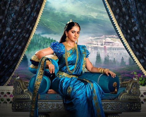 Prabhas And Anushka, Bharatanatyam Poses, Anushka Shetty, Indian Photoshoot, Actors Images, South Actress, Indian Bollywood, Lose 20 Pounds, India Beauty