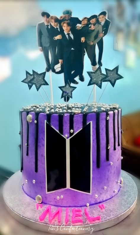 Bts Cake Design Purple, Bts Cake Design, Bt21 Food, Bts Cakes, Bts Craft, Kpop Birthday, Bd Cake, Bts Birthday, Cake Purple