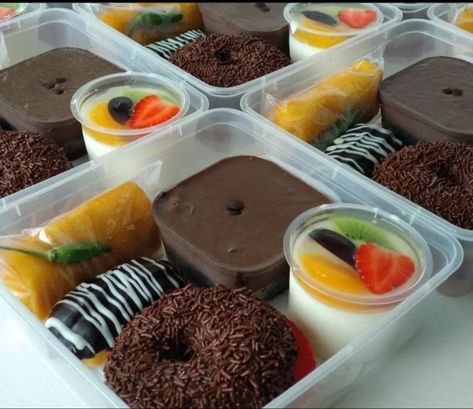 Kids Snack Box, Packaging Snack, Food Business Ideas, Catering Ideas Food, Party Food Platters, Bakery Packaging, Pudding Desserts, Catering Food, Snack Box