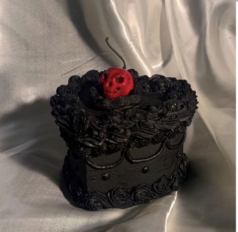 Goth Cake, Froggy Cake, Coraline Cake, Gothic Birthday Cakes, Goth Cakes, Gothic Birthday, Gothic Cake, Vintage Birthday Cakes, Cake Simple