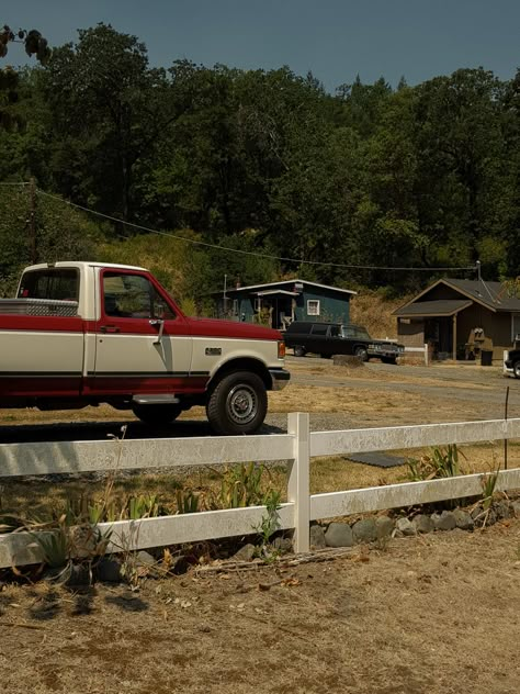 Country 70s Aesthetic, Red Country Aesthetic, Red Ford Truck, Heartless Aesthetic, Willa Grant, Old Farm Truck, Western America, Southern Aesthetic, Chestnut Springs