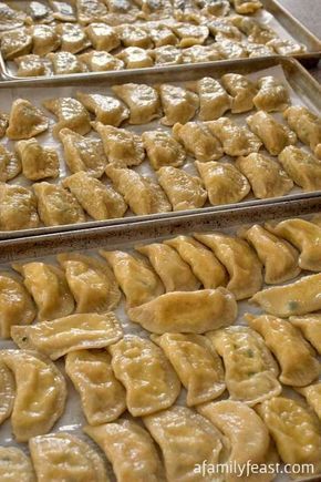 Stuffed Dumplings, Pierogi Recipe, Ukrainian Recipes, Family Feast, Family Recipe, Polish Recipes, European Food, Russian Recipes, Vintage Recipes