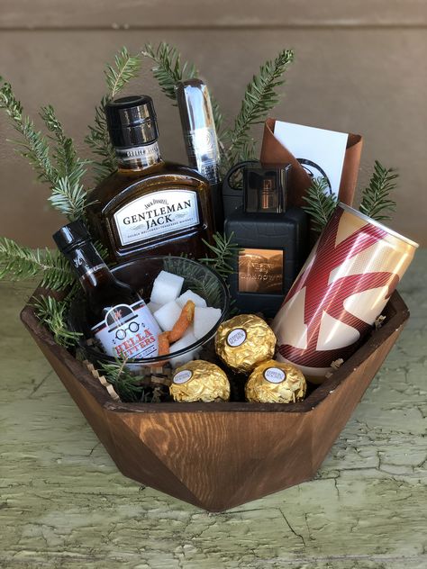 Whiskey Gifts For Men Christmas, Liquor Gifts For Men, Cigars Gift Ideas, Wine Gift Basket Ideas For Men, Whiskey Gift Basket For Men, Man Crates Diy Gift Ideas, Male Gift Basket, Man Cave Gift Ideas, Congratulations Gifts For Men