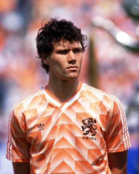 Marco van Basten - Dutch, 1980s and 1990s. Scored what some consider the best goal ever (YouTube it!) Mats Wilander, Van Basten, Marco Van Basten, Uefa European Championship, Football Awards, Fifa Football, Football Icon, Sports Hero, Soccer Stars