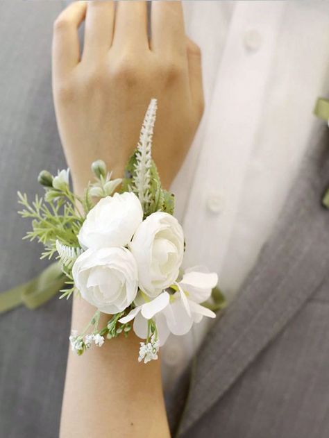 White Peony Corsage, Bride Hand Flower, White Flower Corsage, Corsage Mother Of The Bride, Mother Of Bride Corsage, Corsage Flowers, Prom Decorations, White Corsage, Flower Men