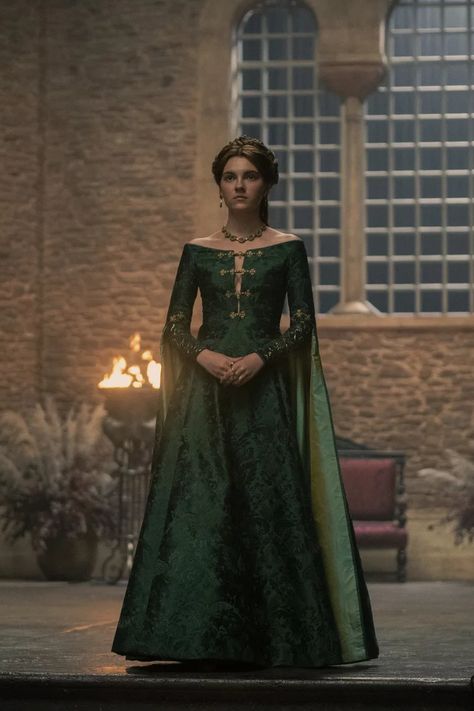 Alicent's Green Dress on 'House of the Dragon' Has Meaning Green Fantasy Dress, Neon Prom Dresses, Crystal Wedding Dress, Below The Knee Dresses, Gra O Tron, Emerald Green Dresses, Green Gown, House Of The Dragon, House Of Dragons