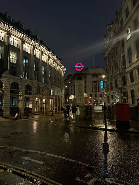 Rain Aesthetic London, London In Autumn Aesthetic, London Rain Aesthetic, Rainy London Aesthetic, London Aesthetic Winter, London Winter Aesthetic, London Life Aesthetic, London In February, London Rain