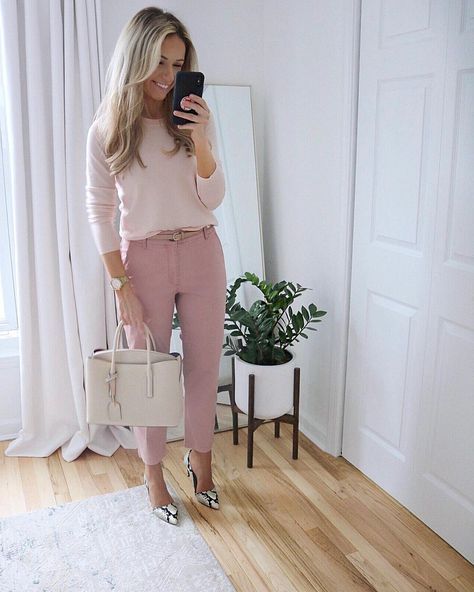 Loft Outfits, Street Style Outfits Casual, Everyday Sweater, Spring Work Outfits, Business Outfits Women, Business Casual Outfits For Work, Stylish Work Outfits, Professional Attire, Casual Work Outfits