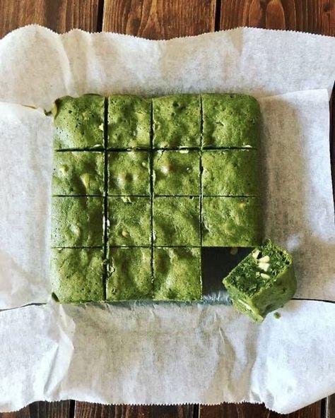 Matcha Brownies, Matcha Green Tea Recipes, Matcha Dessert, Kefir Recipes, Green Tea Recipes, Matcha Recipe, Brownies Recipe, Green Tea Powder, Tea Powder